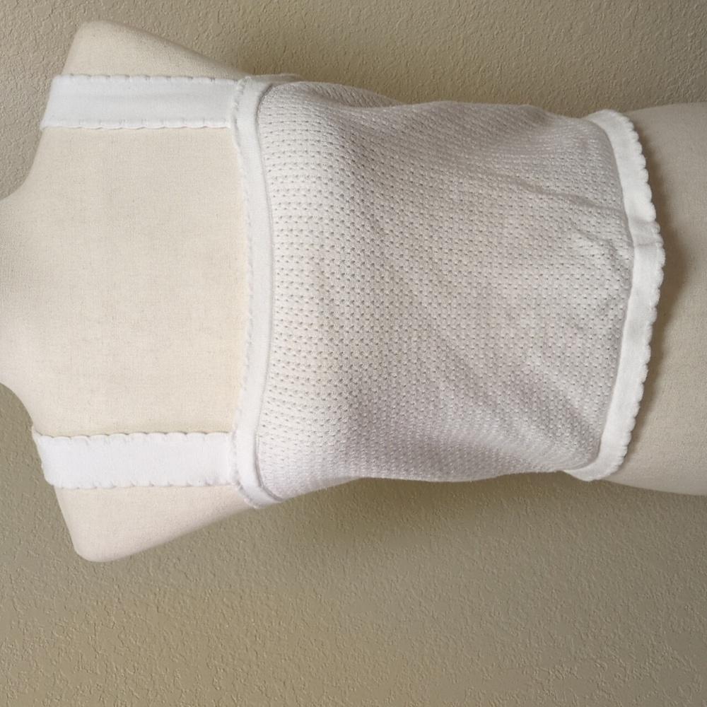 Express White Eyelet Cropped Summer Tank Top Size Medium